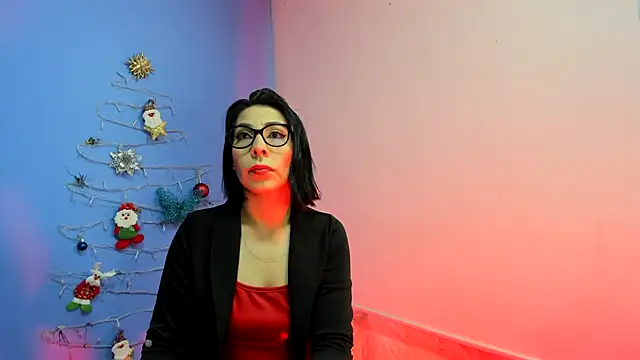 Snapshot of AdelleLennox_cg chatting on 12/12/24, 11:18 AdelleLennox cg online show from 12/12/24, 11:18