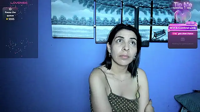 Snapshot of AdelleLennox_cg chatting on 02/23/25, 02:29 AdelleLennox cg online show from 02/23/25, 02:29