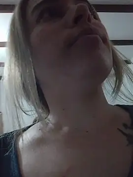 Snapshot of Amelia1_ chatting on 06/12/26, 02:43 Amelia1 online show from 06/12/26, 02:43