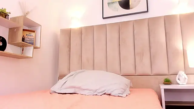 Anniie Queen online show from 02/20/25, 02:18