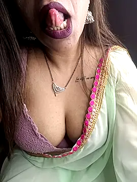 Snapshot of Jessicca_Cum chatting on 09/26/25, 07:07 Jessicca Cum online show from 09/26/25, 07:07