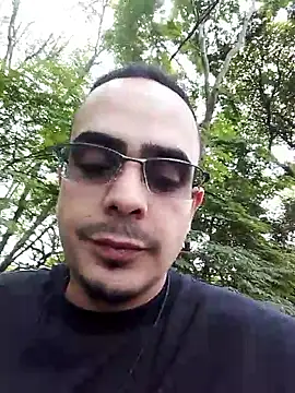 Snapshot of FeloBad chatting on 05/17/26, 02:57 FeloBad online show from 05/17/26, 02:57