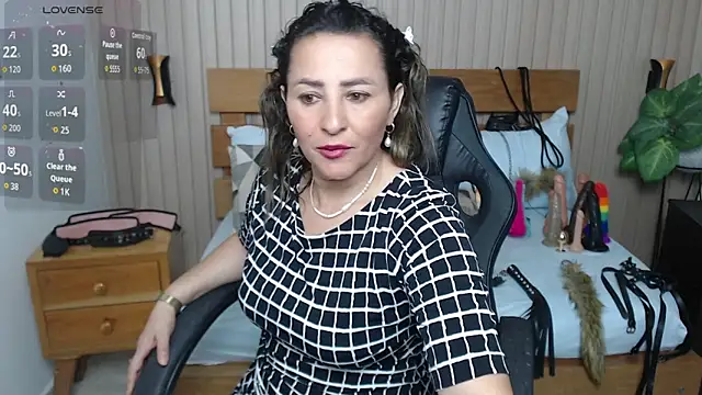 luciana ballesteros  online show from 11/24/25, 01:22