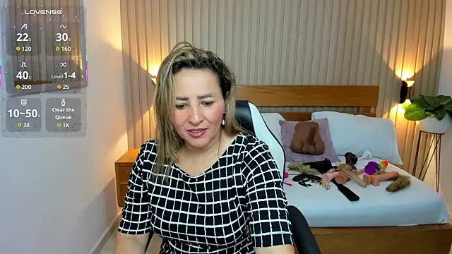 Snapshot of luciana_ballesteros_ chatting on 06/15/26, 12:07 luciana ballesteros online show from 06/15/26, 12:07
