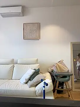 lyajoliee online show from 04/18/26, 07:45