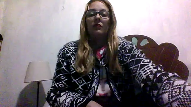 Samanthat33 online show from 11/17/25, 03:23