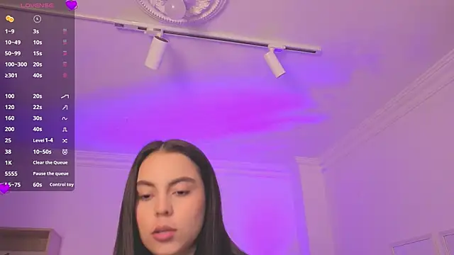 Snapshot of Aleejaa__ chatting on 06/06/26, 11:37 Aleejaa online show from 06/06/26, 11:37