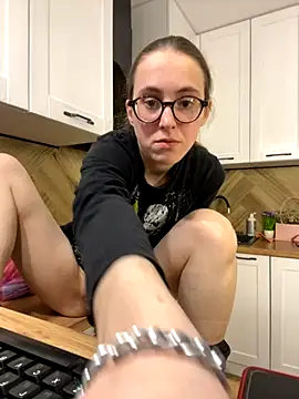 MartiniiSelenna online show from 10/16/25, 06:14