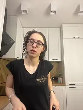 MartiniiSelenna online show from 11/26/25, 06:47