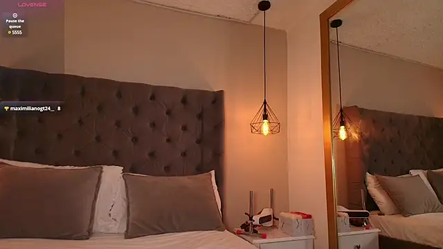 Snapshot of AngelinaRoss_ chatting on 02/04/25, 06:17 AngelinaRoss online show from 02/04/25, 06:17