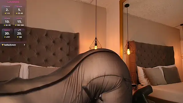 Snapshot of AngelinaRoss_ chatting on 03/17/25, 05:49 AngelinaRoss online show from 03/17/25, 05:49