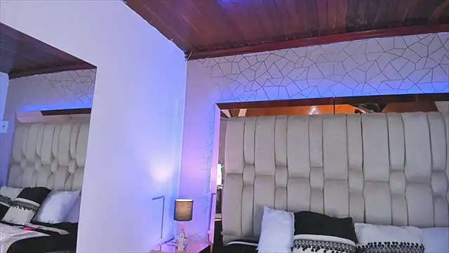 Snapshot of AngelineHeet chatting on 12/04/24, 04:32 AngelineHeet online show from 12/04/24, 04:32