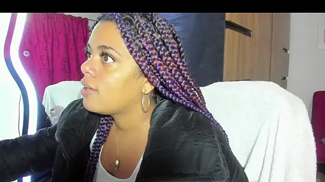 ladyrd1 online show from 11/20/25, 03:50