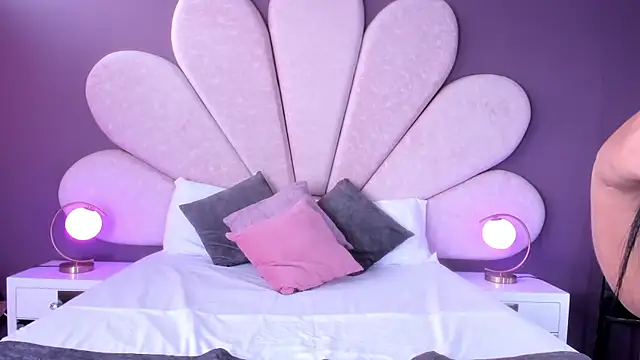 MarianaGarciaa   online show from 02/07/25, 07:38