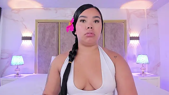 MarianaGarciaa   online show from 11/15/25, 07:54