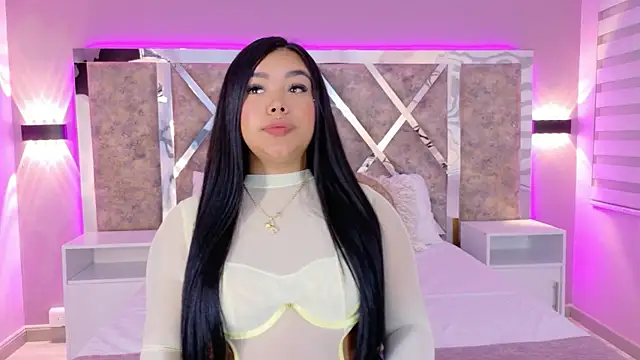 MarianaGarciaa   online show from 12/16/25, 05:40