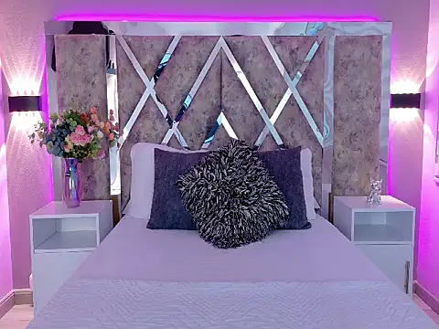 MarianaGarciaa   online show from 12/21/25, 06:59