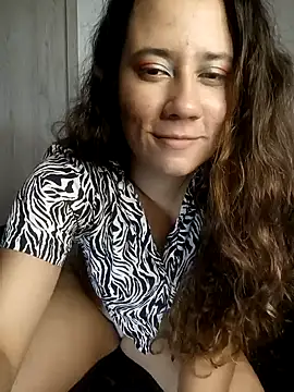 Snapshot of lovely_kitt chatting on 01/26/25, 05:56 lovely kitt online show from 01/26/25, 05:56