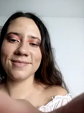 Snapshot of lovely_kitt chatting on 02/07/25, 01:04 lovely kitt online show from 02/07/25, 01:04