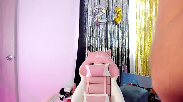 Snapshot of lovely_kitt chatting on 02/08/25, 05:29 lovely kitt online show from 02/08/25, 05:29