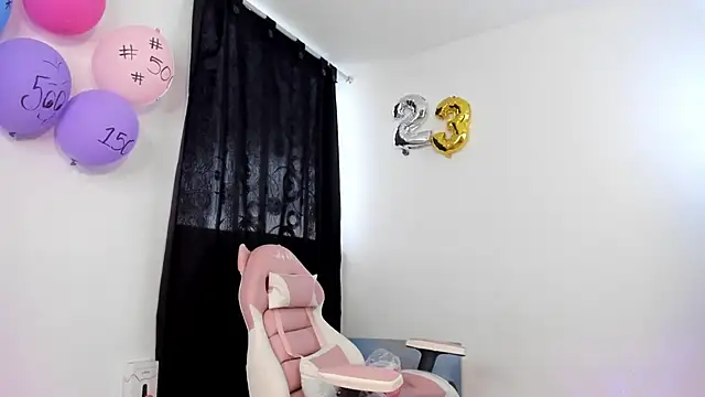 Snapshot of lovely_kitt chatting on 02/10/25, 08:53 lovely kitt online show from 02/10/25, 08:53