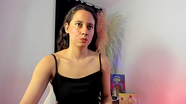 Snapshot of lovely_kitt chatting on 09/12/25, 12:00 lovely kitt online show from 09/12/25, 12:00
