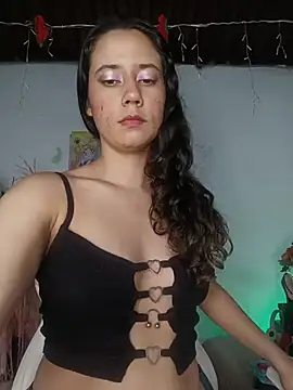 Snapshot of lovely_kitt chatting on 07/20/26, 03:43 lovely kitt online show from 07/20/26, 03:43