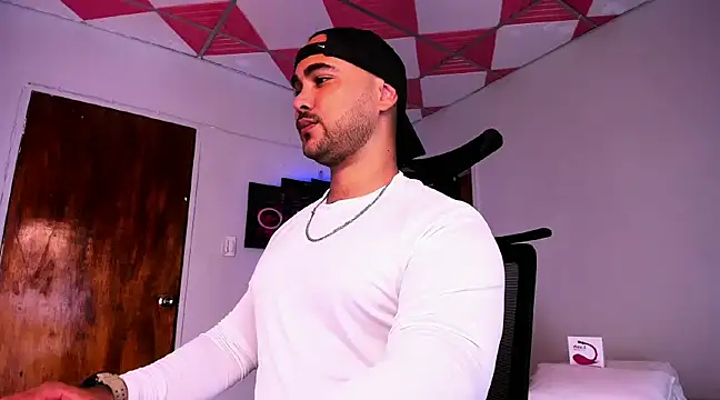 Sebas-hott online show from 12/05/24, 03:26