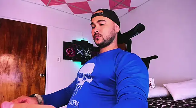 Sebas-hott online show from 12/14/24, 03:40