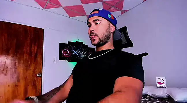 Sebas-hott online show from 01/08/25, 02:57