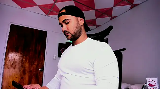 Sebas-hott online show from 01/31/25, 03:41