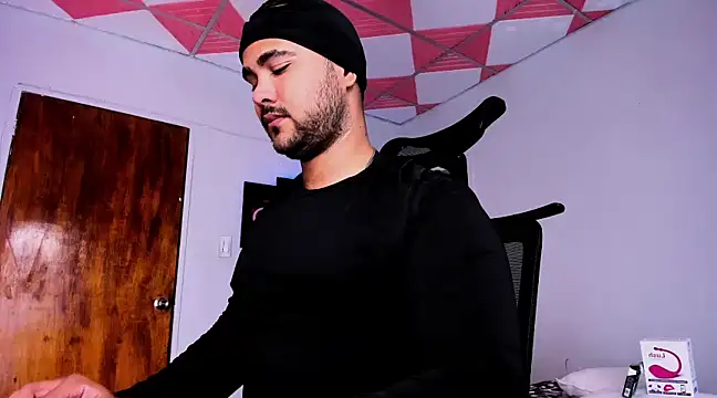 Sebas-hott online show from 02/02/25, 03:32