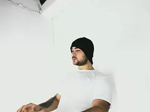 Sebas-hott online show from 10/10/25, 10:42