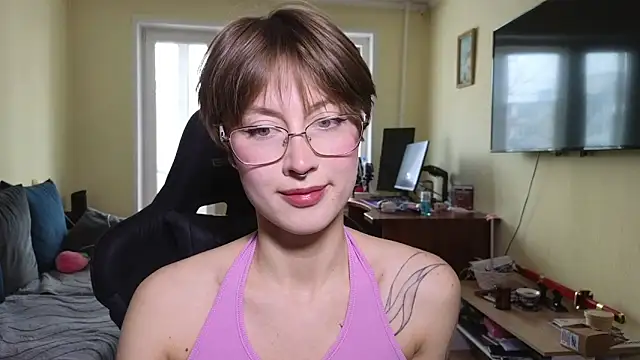 Snapshot of MalvinaBlum chatting on 04/16/26, 05:41 MalvinaBlum online show from 04/16/26, 05:41