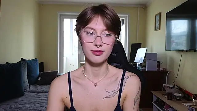 Snapshot of MalvinaBlum chatting on 04/23/26, 05:08 MalvinaBlum online show from 04/23/26, 05:08