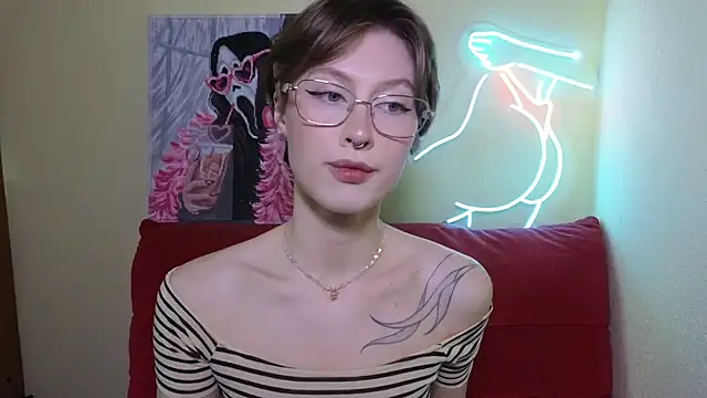 Snapshot of MalvinaBlum chatting on 05/15/26, 10:00 MalvinaBlum online show from 05/15/26, 10:00