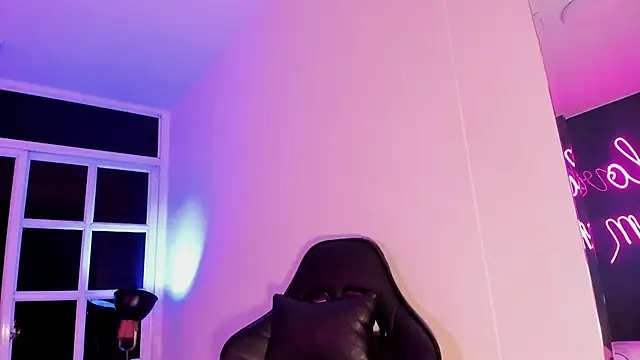 sabrinamilani online show from 02/25/25, 06:47