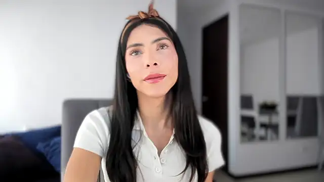 Snapshot of angelturned001 chatting on 11/20/25, 07:35 angelturned001 online show from 11/20/25, 07:35