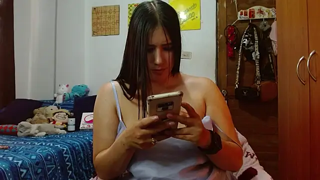 Snapshot of Naomi_D chatting on 02/18/25, 10:25 Naomi D online show from 02/18/25, 10:25