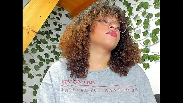 Snapshot of Ada_gales_ chatting on 03/22/25, 02:59 Ada gales  online show from 03/22/25, 02:59