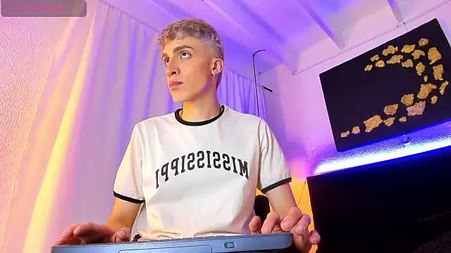 Angel Snowhotxxx online show from 02/14/25, 06:34