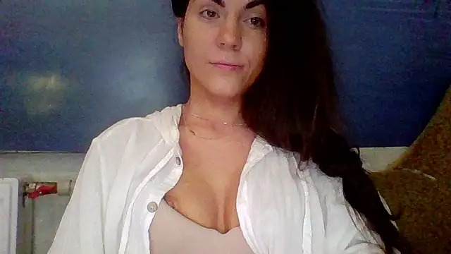 Snapshot of AliceTailor chatting on 06/25/26, 07:29 AliceTailor online show from 06/25/26, 07:29