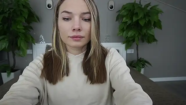 IceDanielles online show from 01/16/25, 01:47