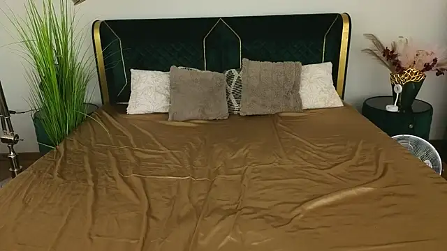 IceDanielles online show from 03/27/26, 01:44