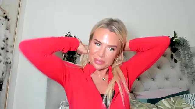 Snapshot of Alexia-Lee chatting on 10/01/25, 08:04 Alexia-Lee online show from 10/01/25, 08:04