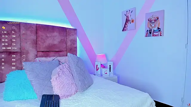 isabella whiithe online show from 02/20/25, 05:40