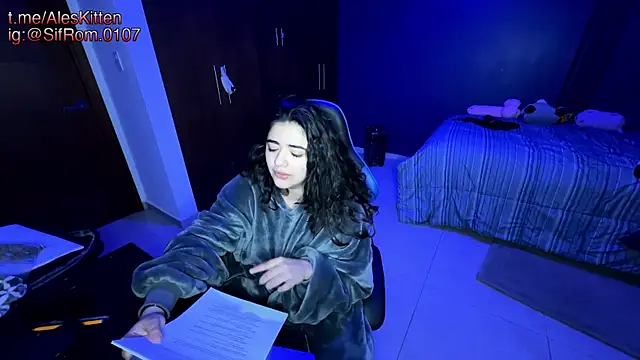 Ales Kitten online show from 03/12/25, 01:47