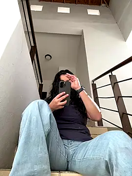 Ales Kitten online show from 12/22/25, 08:28