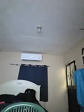 JulianInter08 online show from 07/15/26, 08:19