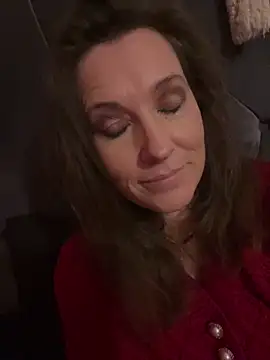 Lwhite1 online show from 11/26/25, 11:39